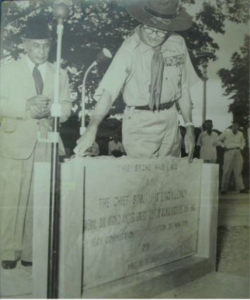 Papan tanda peletakan batu asas Rumah B.P.